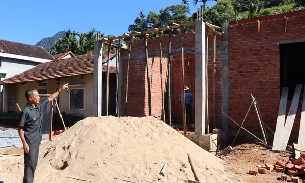 Hoàn thành xóa nhà tạm, nhà dột nát cho con đẻ người hoạt động kháng chiến trước 20/7