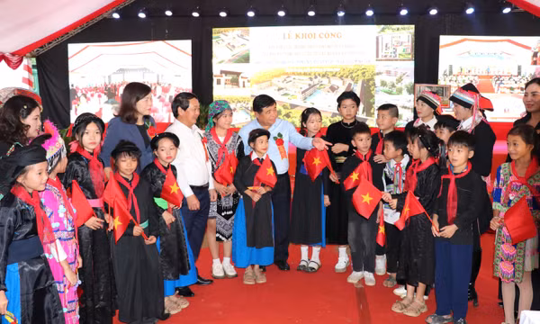 Phó Thủ tướng Nguyễn Chí Dũng dự Lễ khởi công xây dựng 5 trường học ở biên giới Tuyên Quang