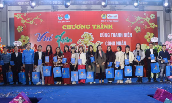 Cùng nhân dân vui Xuân, đón Tết