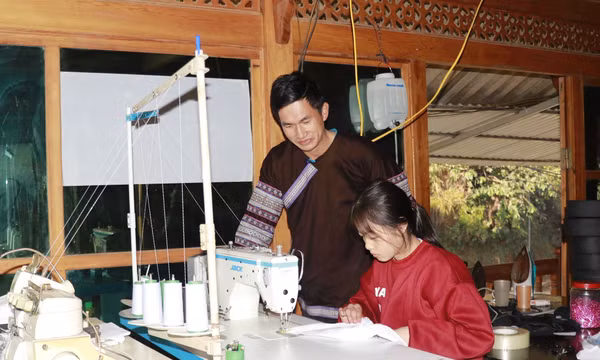 Bổ sung nguồn lực trẻ cho Đảng nơi vùng cao, biên giới