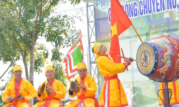 Thanh âm trống tế ngày Xuân