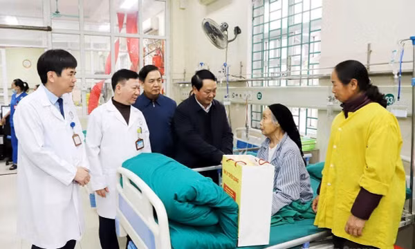 Tết ấm nơi biên cương từ những chuyến đi nghĩa tình