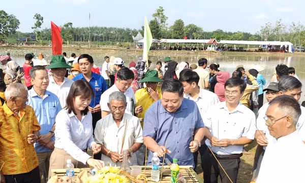 Phát huy giá trị di sản văn hóa truyền thống Lễ hội Phá Bàu