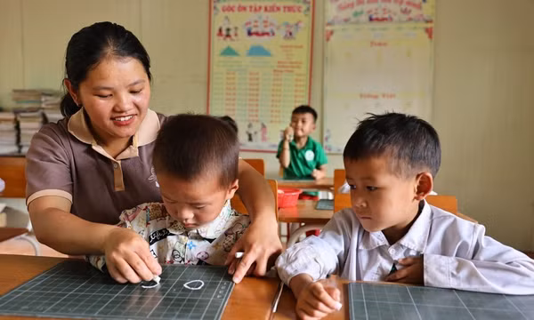 Giáo viên, Đảng viên trẻ Sùng Thị Say thắp sáng ước mơ tới trường của trẻ em vùng cao