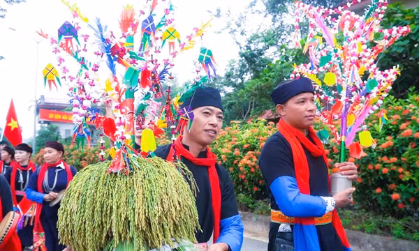 Lễ hội Cơm mới Đền Đông Cuông