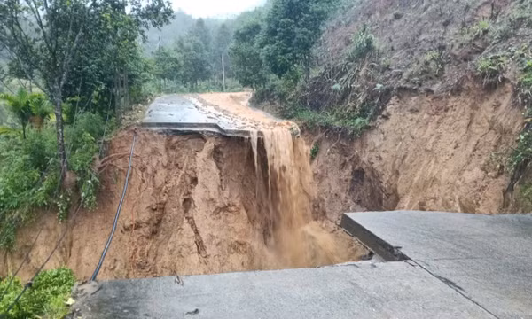 Quảng Ngãi gồng mình ứng phó với ngập úng, lở núi