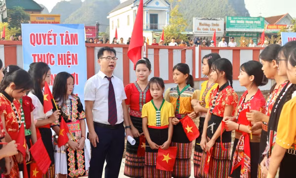 Những ngôi trường mới mở cánh cửa tương lai cho học sinh vùng khó