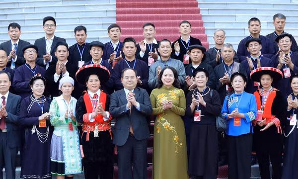 Phó Chủ tịch nước Võ Thị Ánh Xuân gặp mặt Đoàn đại biểu dân tộc thiểu số tiêu biểu Cao Bằng