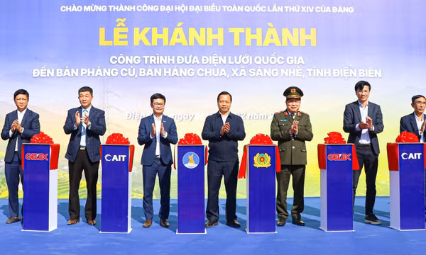 Mang điện lưới quốc gia đến với đồng bào vùng cao Sáng Nhè