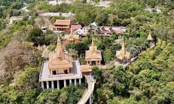 Vẻ đẹp thanh bình của chùa Tà Pạ giữa vùng Bảy Núi, An Giang