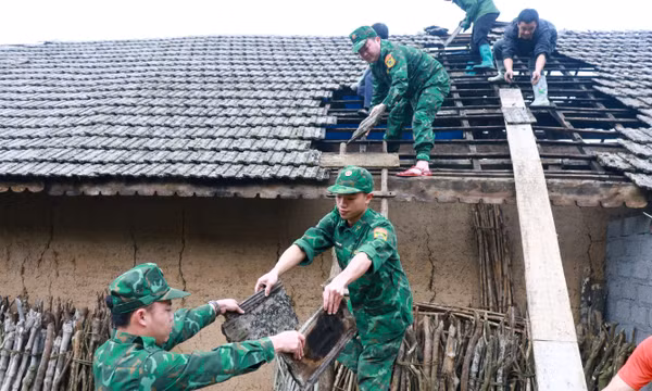 Khẩn trương giúp các hộ dân xã biên giới Tùng Vài ổn định sau thiên tai