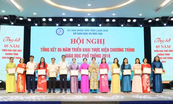 Phát triển năng lực học sinh miền núi