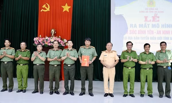 Ra mắt mô hình 'Phum, sóc bình yên - An ninh bảo đảm' tại địa bàn biên giới