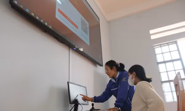 Sắp xếp thôn, tổ dân phố: Chuyển đổi số giúp bù đắp sự thiếu hụt về nhân lực