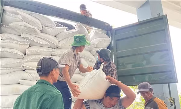 Phú Thọ: Thông báo lịch nghỉ Tết, cấp bổ sung gạo hỗ trợ học sinh vùng khó khăn