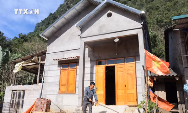 Xóa nhà tạm, nhà dột nát