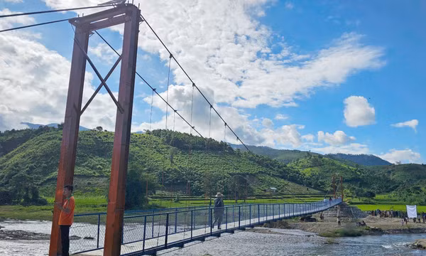 Niềm vui có cây cầu mới của người dân vùng khó khăn
