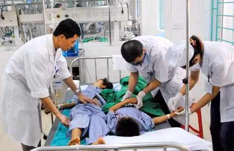 Hai cháu bé ngộ độc thuốc diệt chuột trong bánh nướng ảnh 1