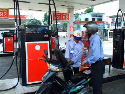 Bộ Tài chính đề nghị giữ nguyên giá xăng dầu ảnh 1