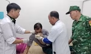 Quân y Nghệ An cứu sống người dân bị ngộ độc lá ngón