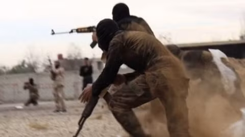 11 thủ lĩnh phiến quân Syria đầu hàng quân chính phủ ảnh 1