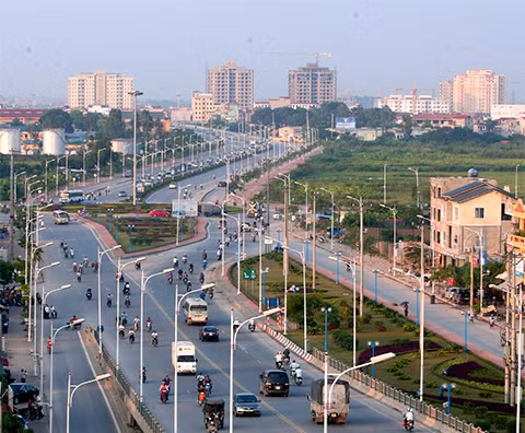 Bát nháo giao thông ở cầu Vĩnh Tuy ảnh 1