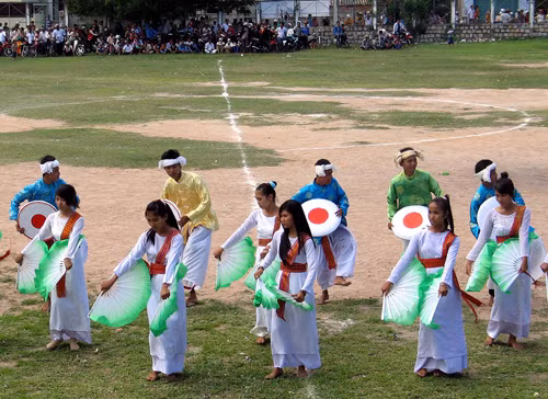Đồng bào Chăm vui Tết Ramưwan ảnh 3