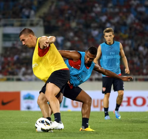 'Chợ đen' sốt vé xem Arsenal ảnh 11
