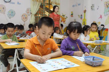 Thêm 3 đối tượng được miễn học phí ảnh 1
