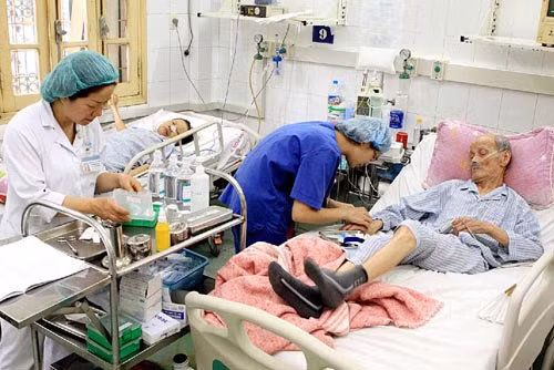 Tăng viện phí phải nâng cao chất lượng khám chữa bệnh ảnh 1