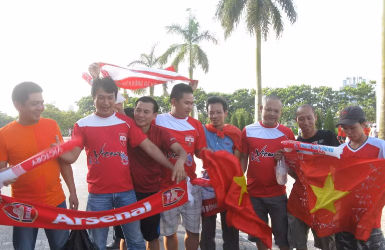 Dòng người đổ về Mỹ Đình xem trận Arsenal ảnh 11