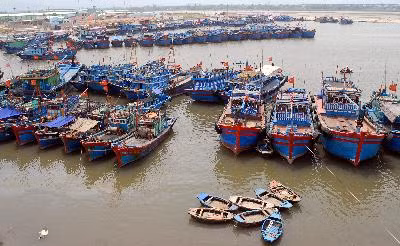 Việt Nam phản đối tàu Trung Quốc truy đuổi 2 tàu cá ảnh 1