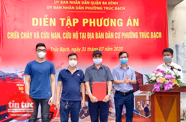 Chú thích ảnh
