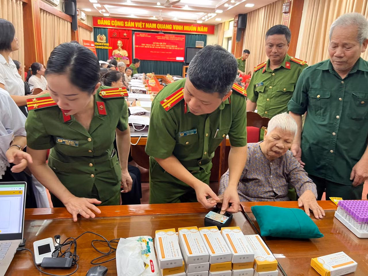 Chú thích ảnh