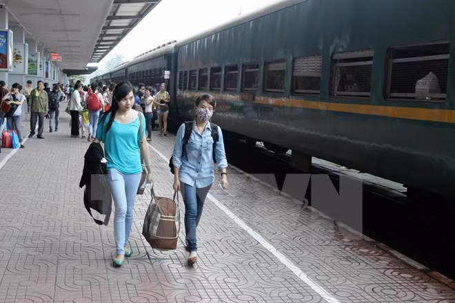 Lo 'gà nhà đá nhau', ngành đường sắt vội hợp nhất vận tải hành khách ảnh 2
