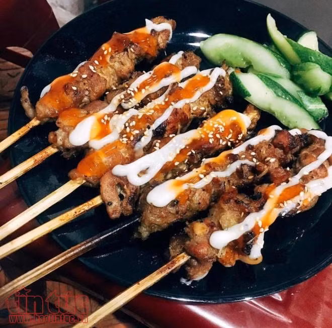 Xếp hàng ăn thịt xiên Hoàng Đức ảnh 7