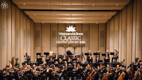 'Chạm Thanh Thu' cùng hơn 100 nghệ sĩ giao hưởng London Symphony Orchestra 