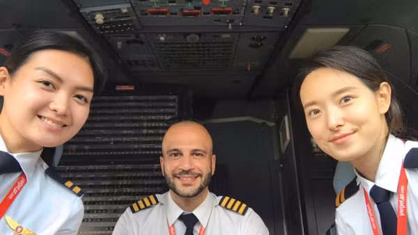 Những bóng hồng Vietjet làm chủ bầu trời