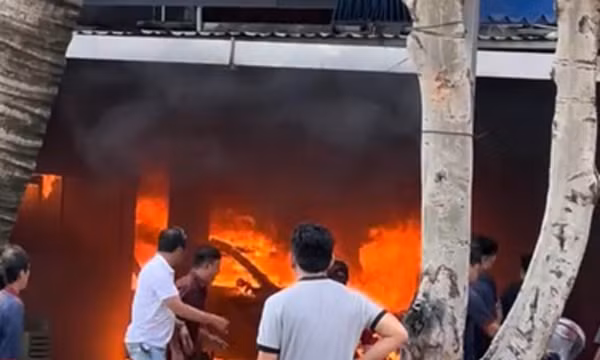 háy garage ô tô ở phường Chánh Hưng, hai phương tiện hư hỏng.