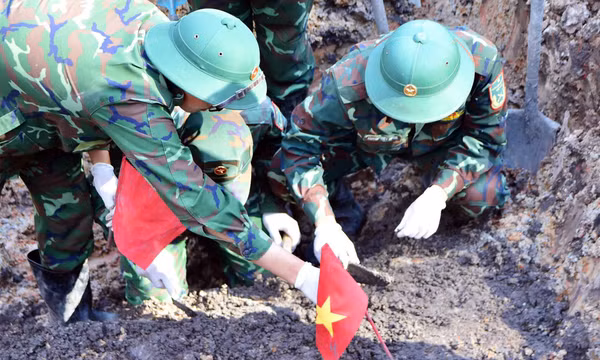 Tìm kiếm, quy tập thêm 10 hài cốt liệt sĩ tại Công viên Lê Thị Riêng.
