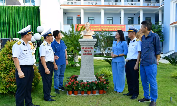 Lữ đoàn 171 khánh thành tượng Bác Hồ và Đại tướng Võ Nguyên Giáp