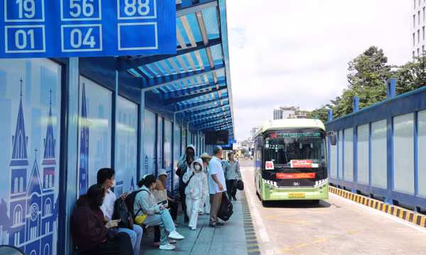 Chuyển đổi số - bước chuyển từ quản lý thủ công đến giao thông thông minh.
