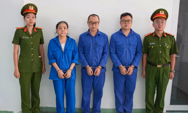 TP Hồ Chí Minh: Khởi tố 3 đối tượng in, phát hành sách trái phép.