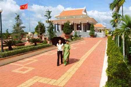Khu tưởng niệm đ/c Phạm Hùng nhận bằng di tích quốc gia ảnh 1