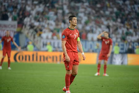 EURO 2012: Bồ Đào Nha - Đan Mạch: Anh làm gì đi chứ, Rônanđô! ảnh 1