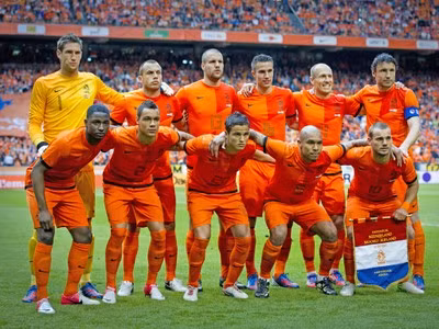 EURO 2012: Hà Lan – Đức: Khó khăn bủa vây “Cơn lốc Da cam” ảnh 1