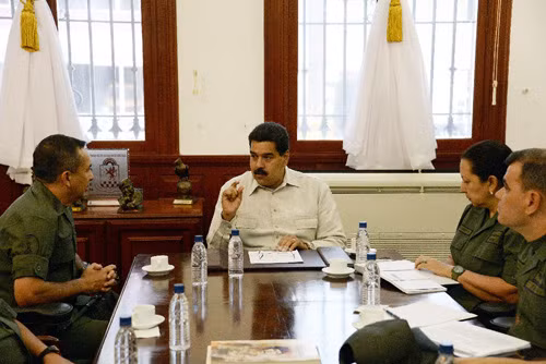 Venezuela dọa “tống khứ” hết nhà ngoại giao Mỹ ảnh 1