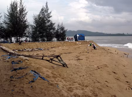 Khắc phục sạt lở trên tuyến Quốc lộ 24, 24C ảnh 1