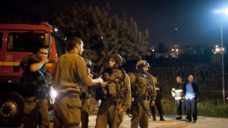 Quân đội Israel tấn công người Palestine ở Bờ Tây ảnh 1