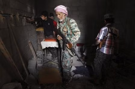 Chân dung phiến quân Syria già nhất, 84 tuổi ảnh 1